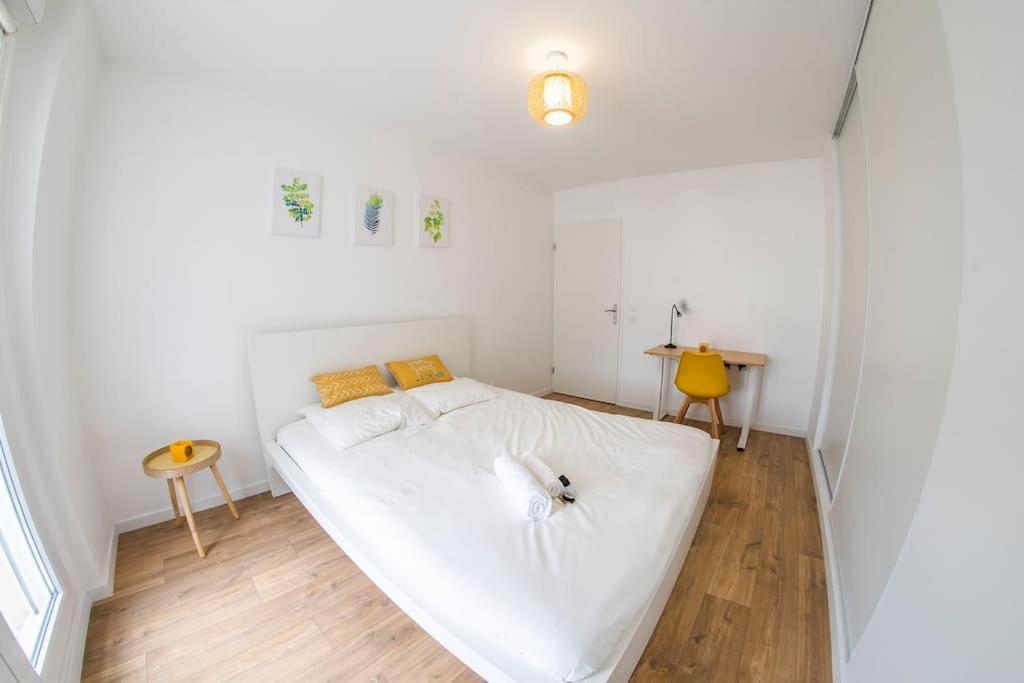 Paris & Disneyland - 2Min From Train Station - Free Private Parking Вилие-сюр-Марн Екстериор снимка