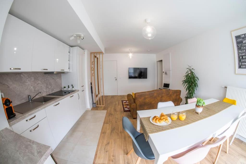 Paris & Disneyland - 2Min From Train Station - Free Private Parking Вилие-сюр-Марн Екстериор снимка