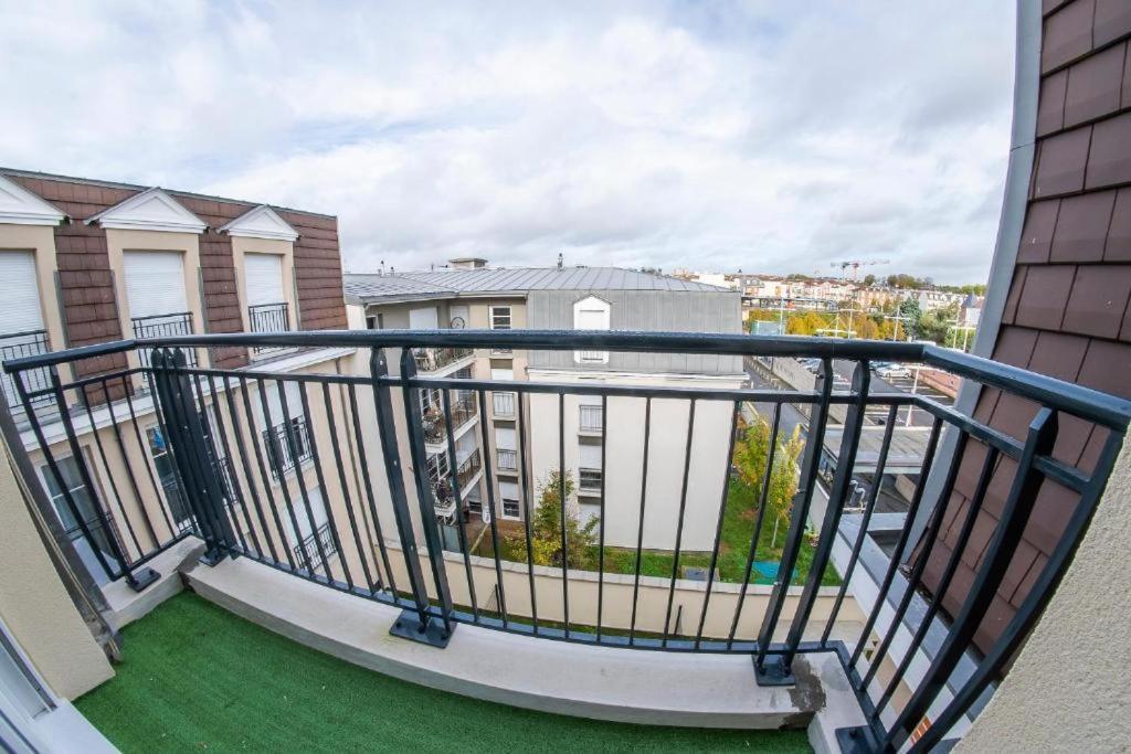 Paris & Disneyland - 2Min From Train Station - Free Private Parking Вилие-сюр-Марн Екстериор снимка